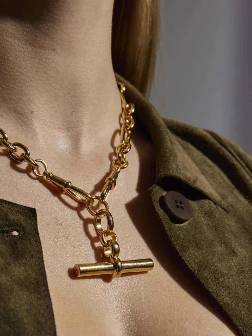 Giant Gold T-bar on Watch Clipt Necklace
