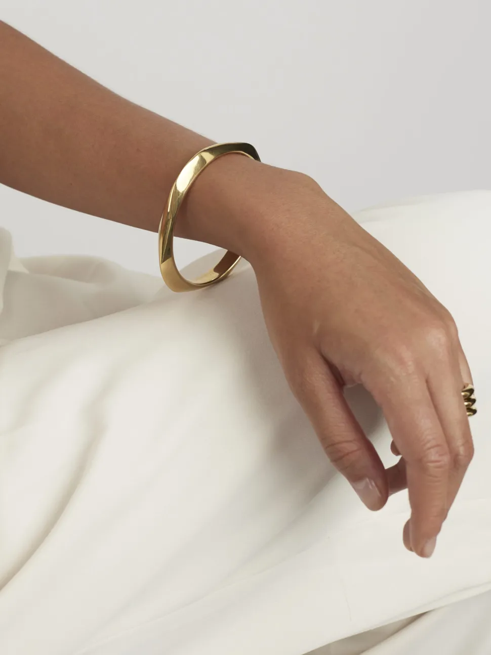 Gold Retro Bangle