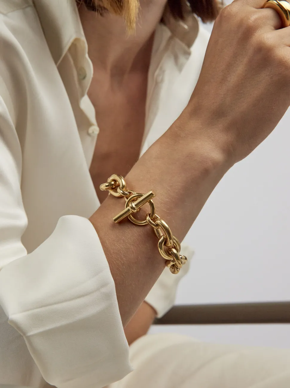 Large Gold Round Linked Bracelet