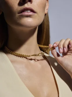 Medium Gold Curb Clipt Necklace
