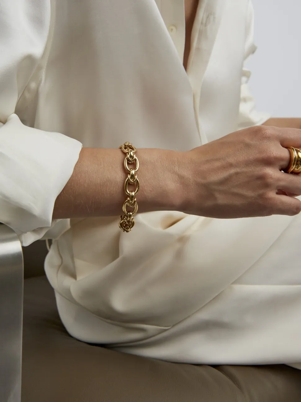 Medium Gold Interlock Bracelet