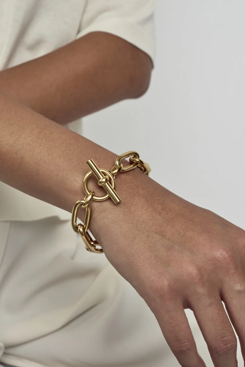Medium Gold Oval Linked Bracelet