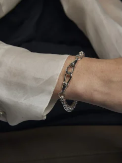 Medium Silver Curb Clipt Bracelet