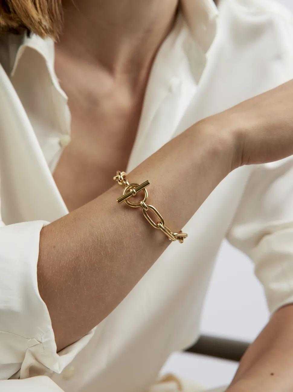 Small Gold Oval Linked Bracelet